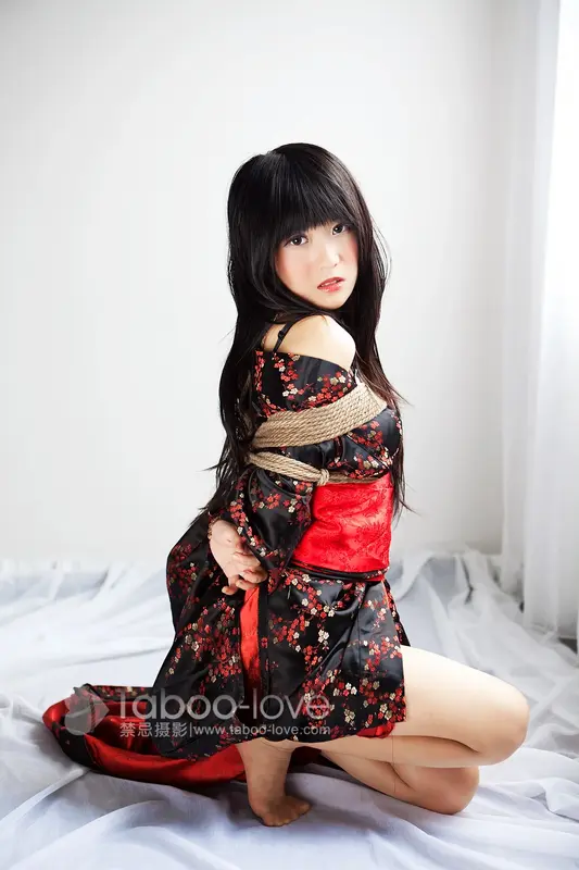 [禁忌摄影]Taboo-love NO.009 阳光房间里日本娃娃 - 禁忌摄影