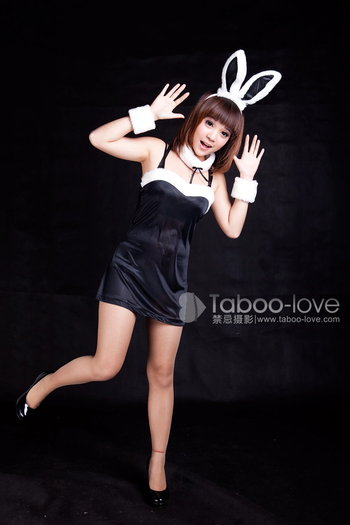 [禁忌摄影]Taboo-love NO.033 可乐妹妹小兔女郎 2